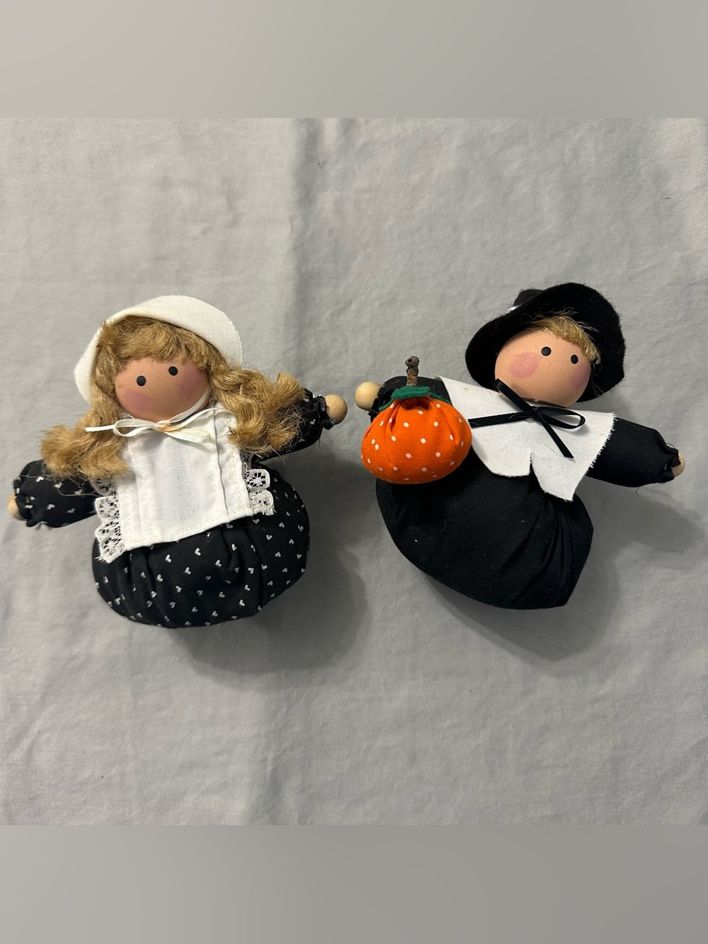 Vintage Thanksgiving Pilgrim Couple Shelf Sitters Wooden Head Cloth Body Pumpkin
